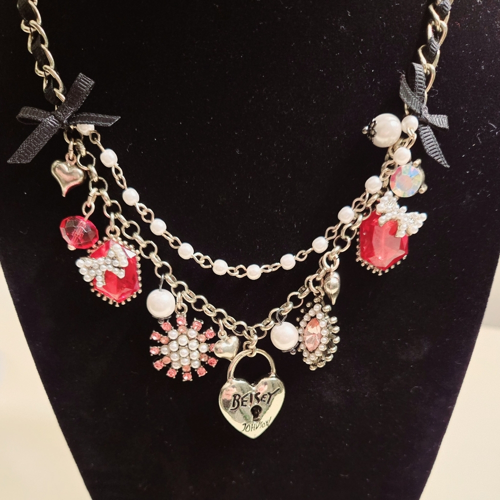 (NEW) Betsey Johnson Bows & Charms Choker Necklace
